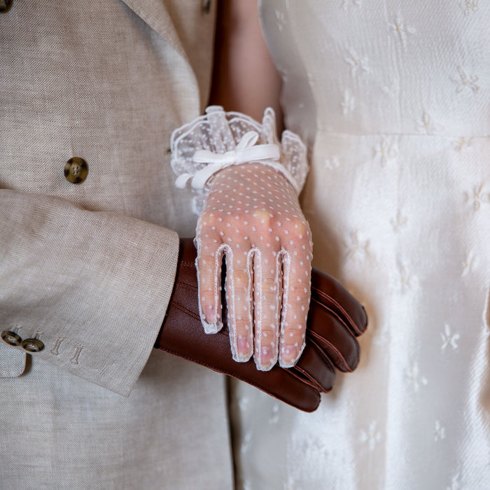 doppelte handschuhe Damen-Handschuhe aus fleckigem Tüll mit doppelter Manschette und Schle
