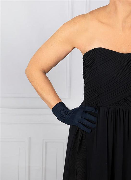 Woman wearing Women's Three-Point Matt Satin Gloves in navy